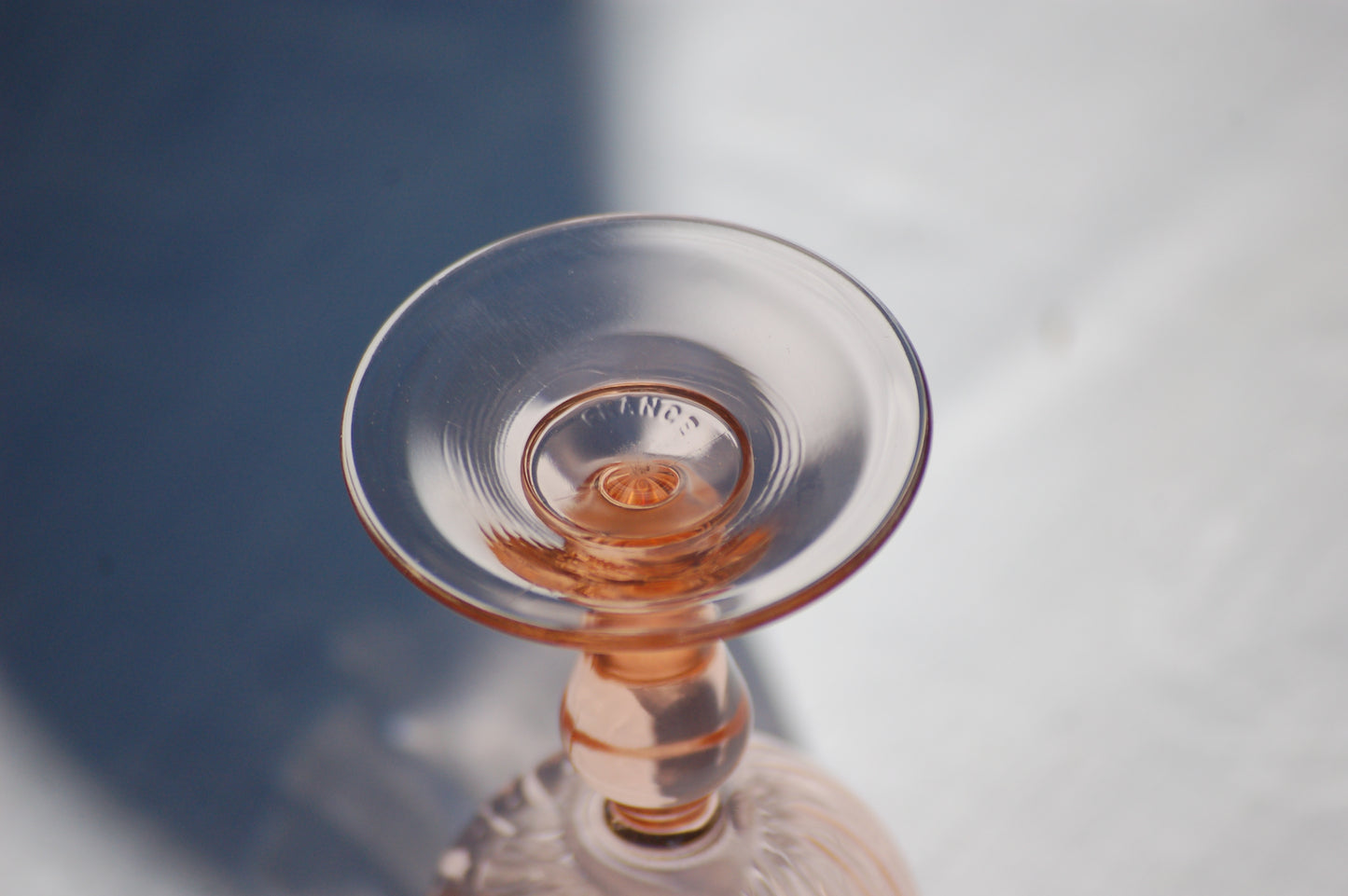 Set of 5 French vintage rosaline swirl wine glasses from the seventies. Set of 5 French vintage rosaline swirl wine glasses from the seventies. Have your rose in seventies mood with these colorfull and elegant glasses in a light rose color. French rosaline swirl wine glasses. Set of 5 glasses from Arcoroc Luminarc, France. ©MediterraStyle