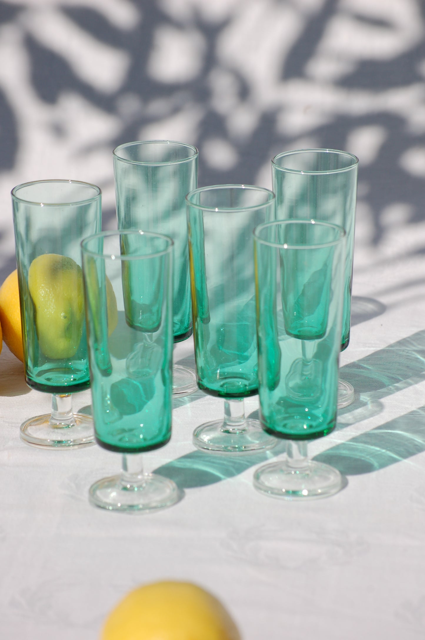 ©mediterraStyle Have your prosecco or champagne in seventies mood with these super cute and elegant glasses in a light emerald green. Set of six flutes from Luminarc, France. Beautiful effect if you combine the light green glasses with a darker green element or gold colored on the table. Like a caraf, vase or candleholder. Loved and sold by Mediterra Style